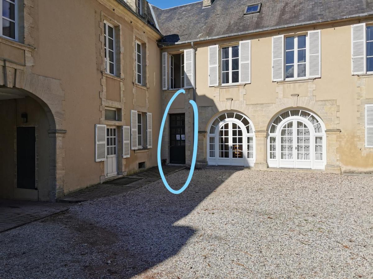 Appartement Avec Vue Sur Cathedrale Classe De Tourisme 3 Etoiles Bayeux Bagian luar foto