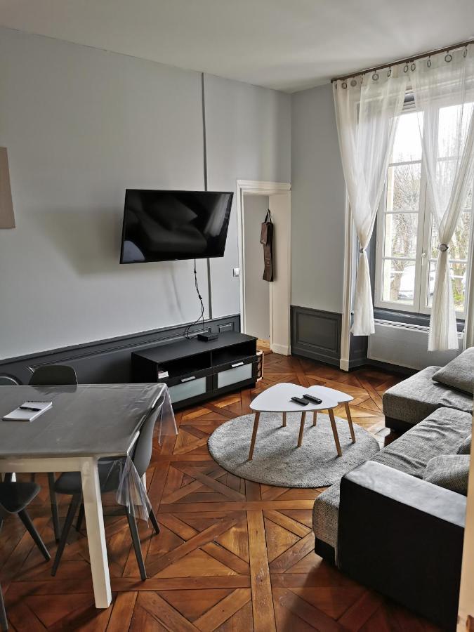 Appartement Avec Vue Sur Cathedrale Classe De Tourisme 3 Etoiles Bayeux Bagian luar foto
